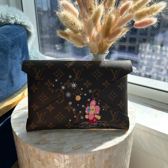 LOUIS VUITTON Large Kirigami Pochette - Picture 1 of 5